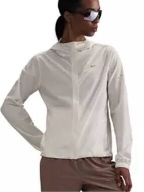 NWT Nike swift run repel packable rain jacket